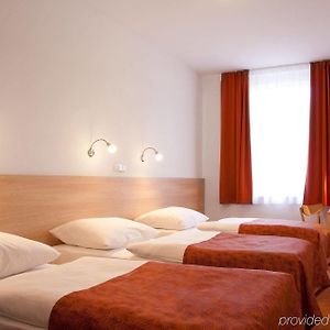 Standard Triple Room Extra Bed